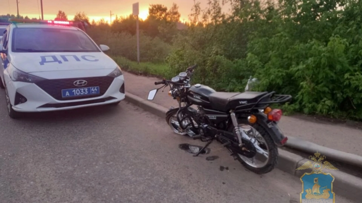 В Шарье подростки взяли ключи от мопеда без разрешения родителей и устроили ДТП