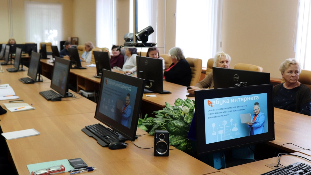 В вебинаре «Ростелекома» по программе «Азбука интернета» приняли участие представители 67 регионов России