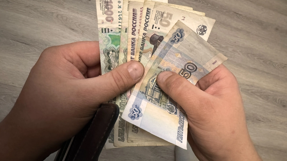 Четырехдневная рабочая неделя в России: что будет с зарплатой сотрудников при сокращении графика
