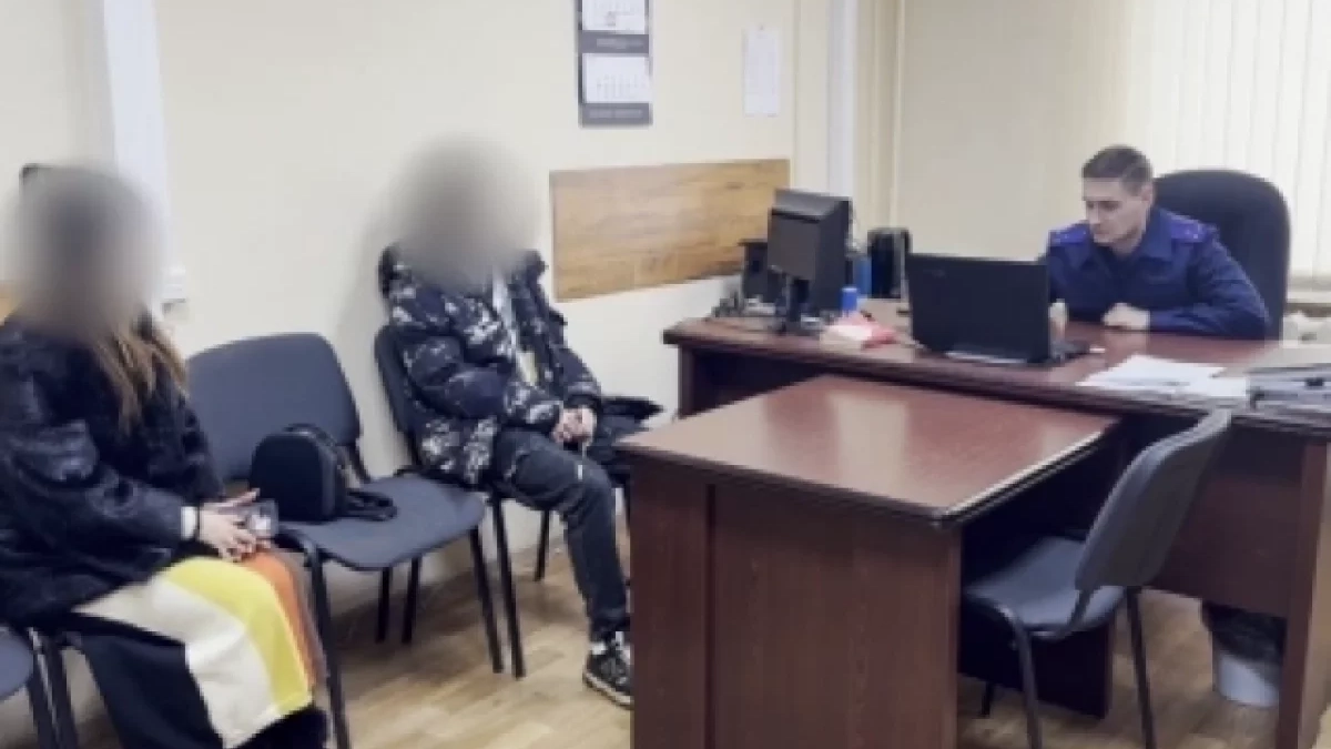 В Костроме подросток залез на мемориал и попал под суд