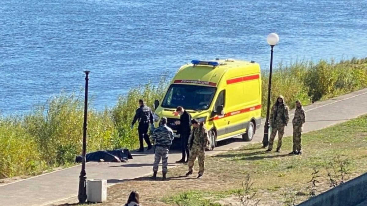 Мертвого человека достали из воды под Костромой