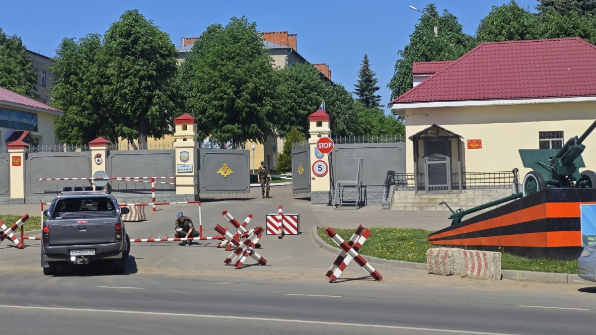 Со сбивающими БПЛА военными переговорил губернатор Ситников