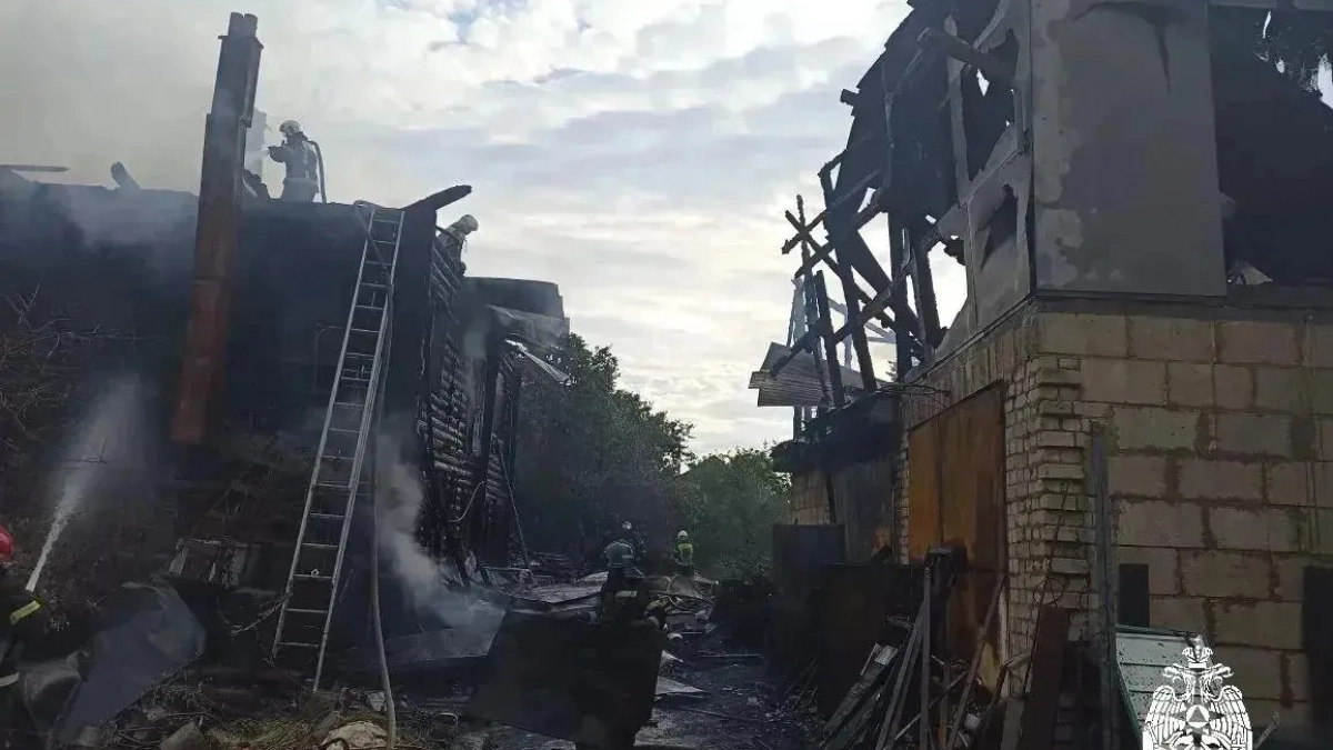Костромичи выбежали в нижнем белье из грандиозного пожара