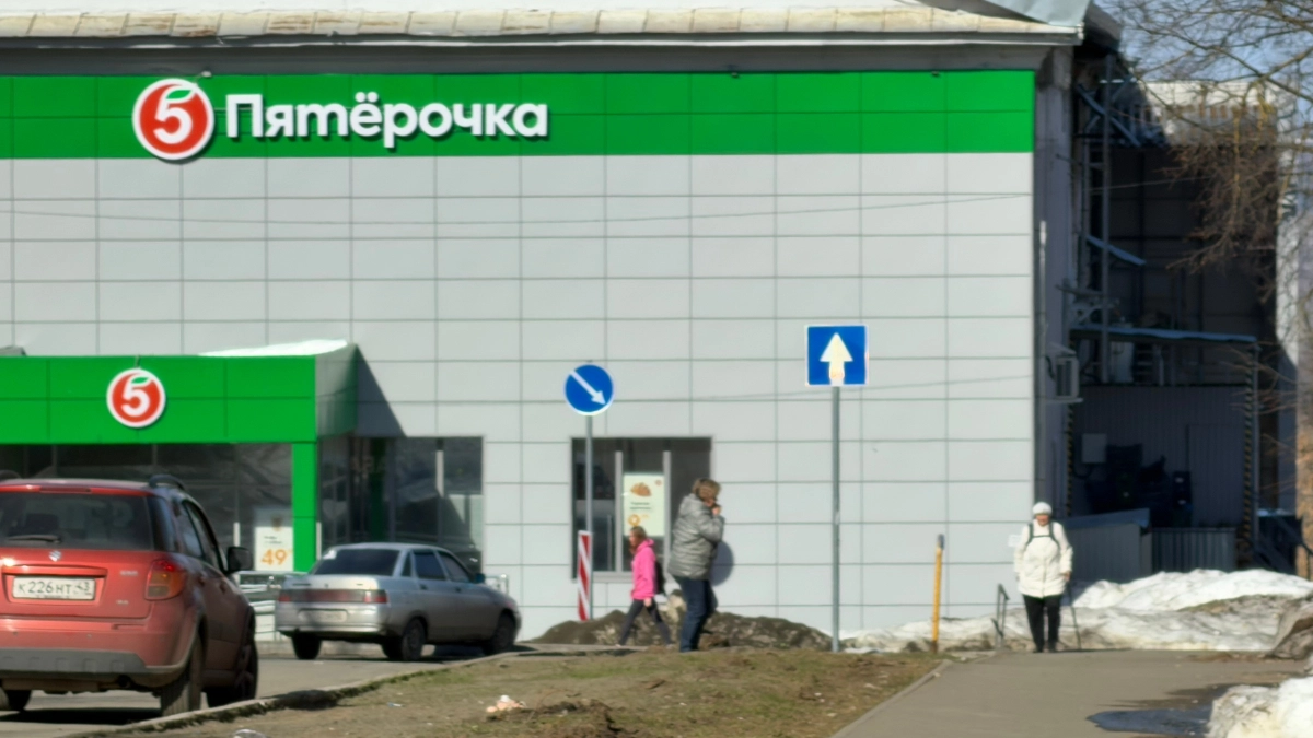 Скидочную карту "Пятерочки" больше никому не даю - усвоила урок на всю жизнь: отказываю незнакомцам на кассе