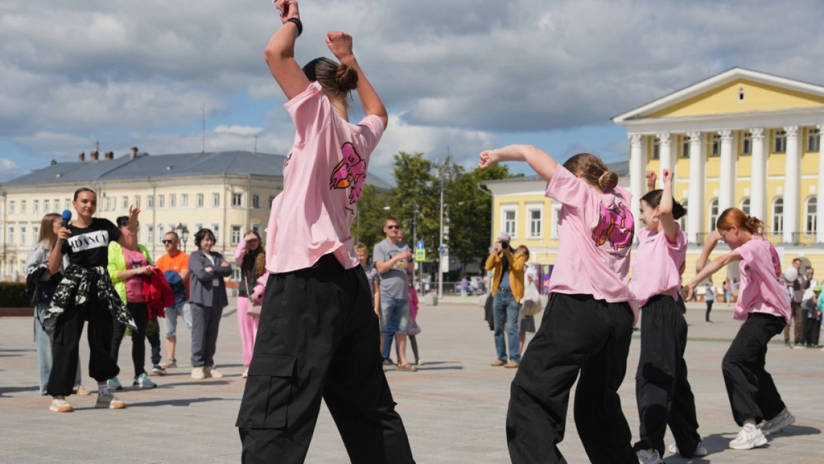 Площадка БПЛА и концерт известной группы: афиша к Дню молодежи в Костроме