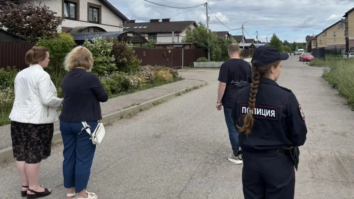 Силовики в Костроме провели рейды против собачников на детских площадках