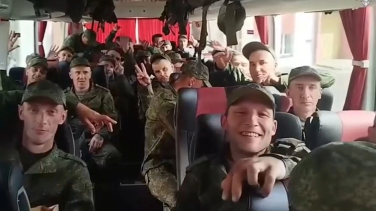  Двух костромских бойцов СВО освободили из плена и вернули домой