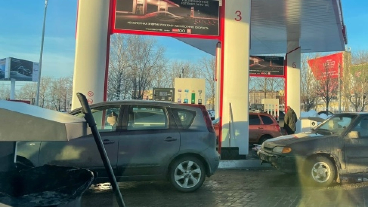 На каких заправках в Костроме самый дорогой бензин