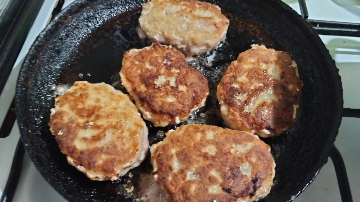 3 ложки в фарш - и котлеты вкуснее, чем в ресторане: сочные, нежные, воздушные