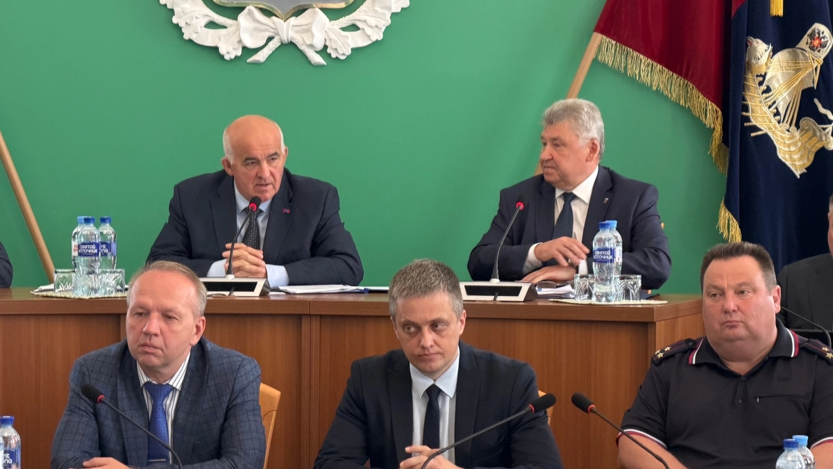 Ситников описал костромичей, покупающих дорогой бензин на частных заправках
