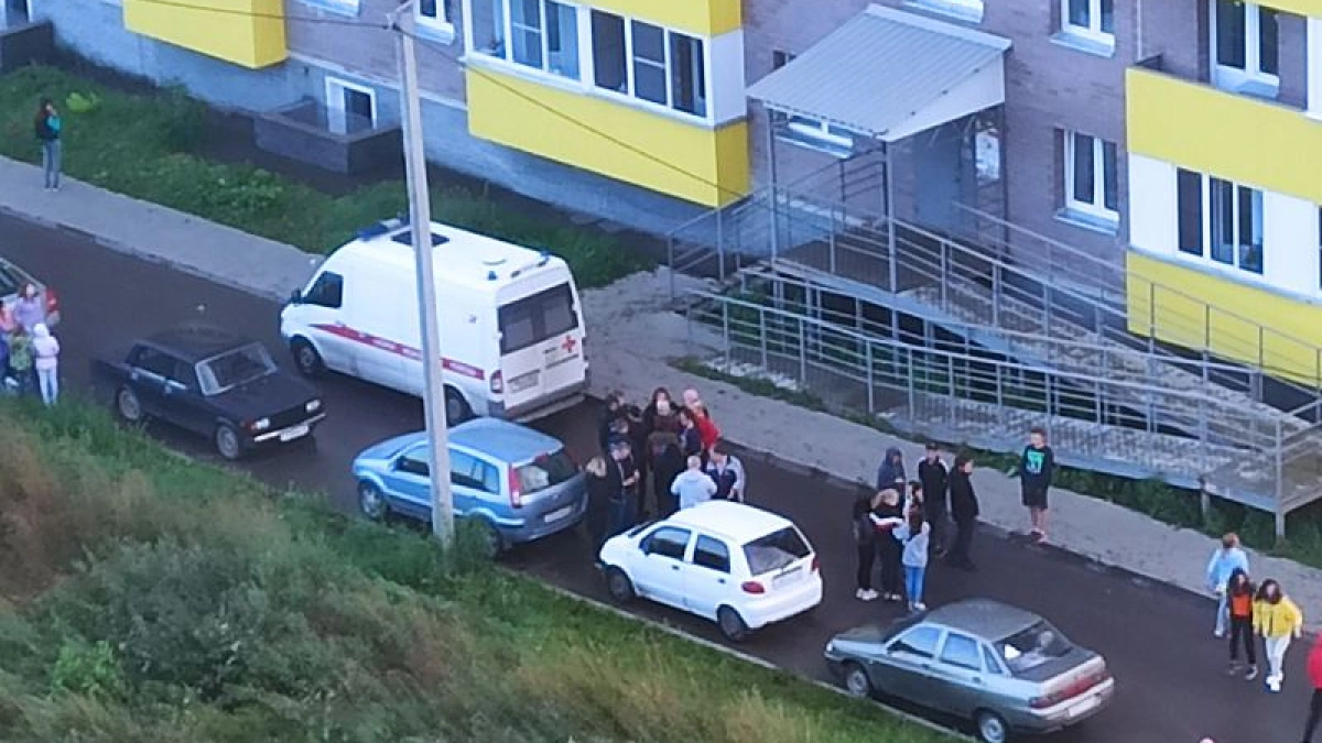 Подростка экстренно забрала скорая после езды на питбайке под Костромой