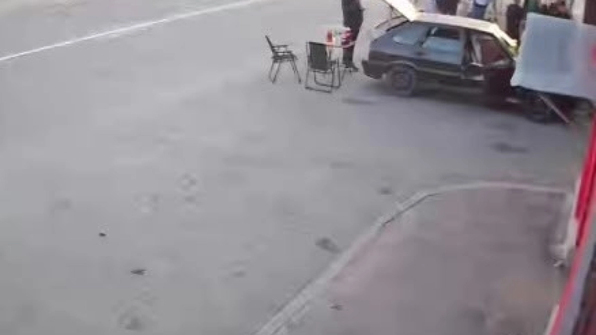 Жители Костромы воюют с посетителями местного бара