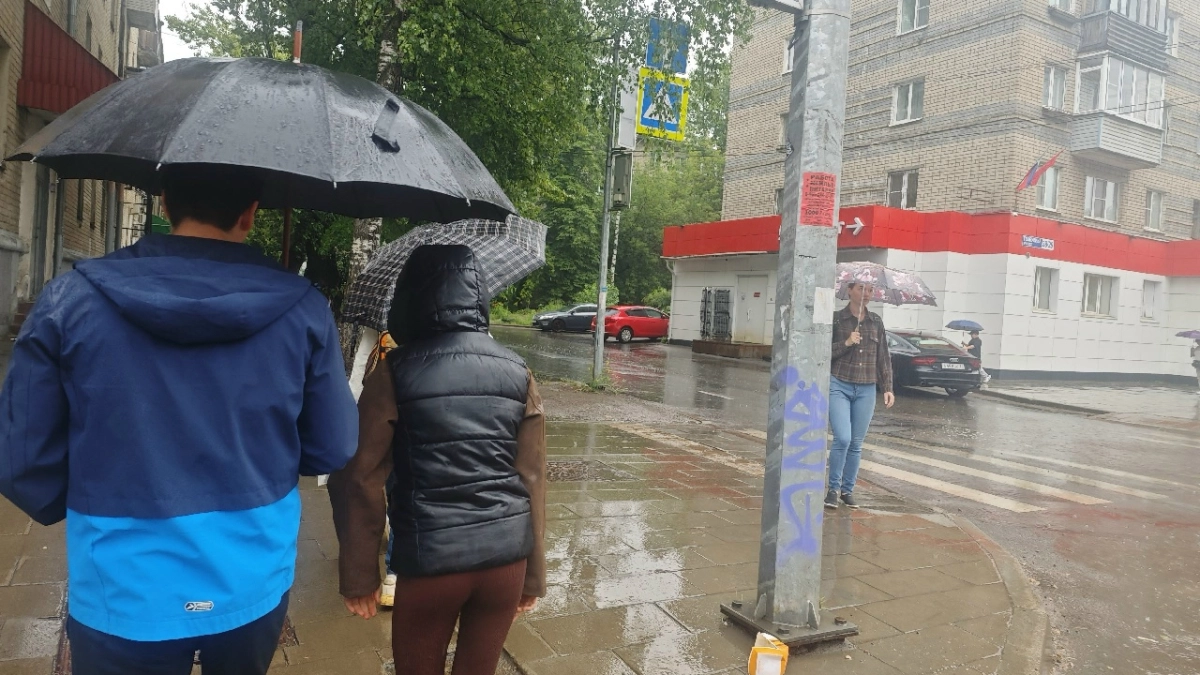 Интенсивный водопад с воздуха надвигается на Кострому