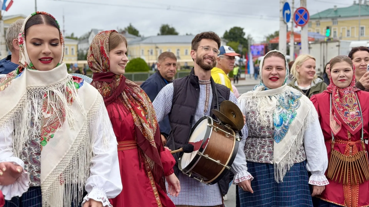 Что разобрали за час на бесплатной гастрономической выставке в Костроме