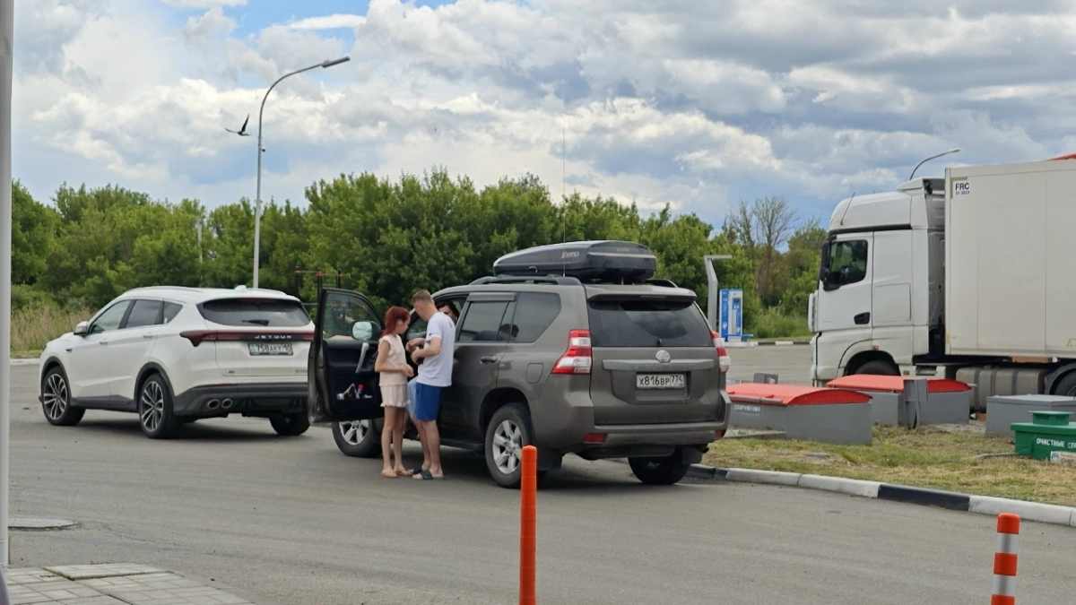 Соседский конфликт в Костроме дошёл до суда из-за плевка на авто