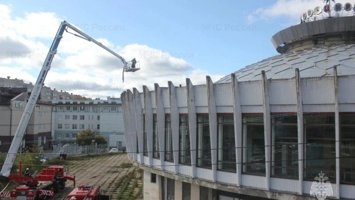 Все силы МЧС двинулись к костромскому цирку