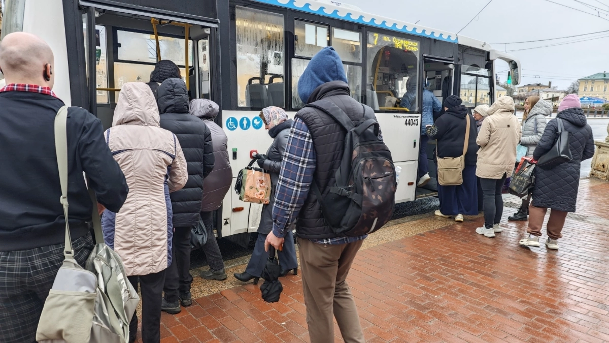 В Костроме пассажир высказался о повышении платы за проезд в автобусе