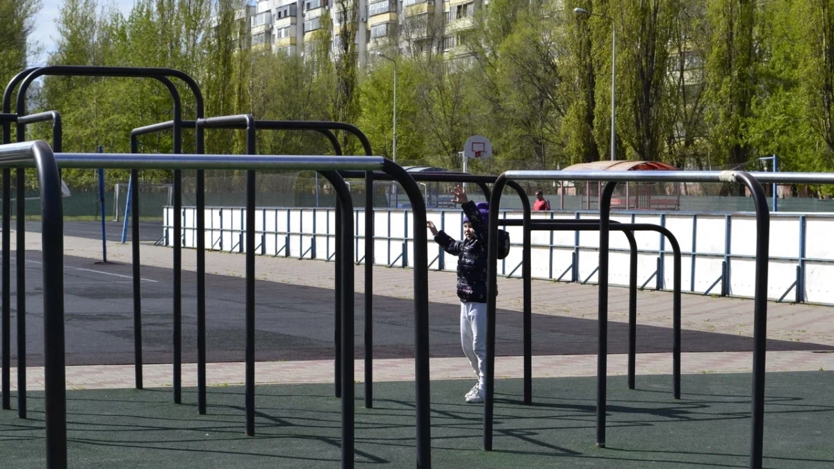 В Костроме строят спортплощадку с бесплатным Wi-Fi и Q-кодами вместо тренеров