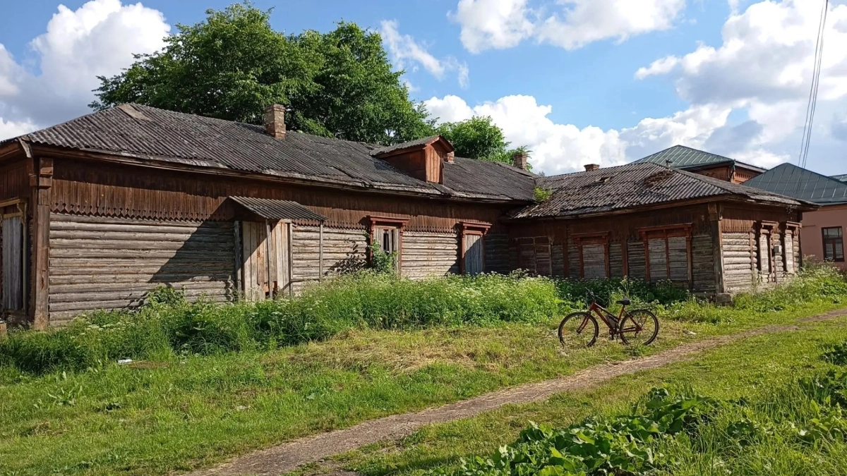 Историческую земскую больницу в Сусанино продадут всего за 1 рубль
