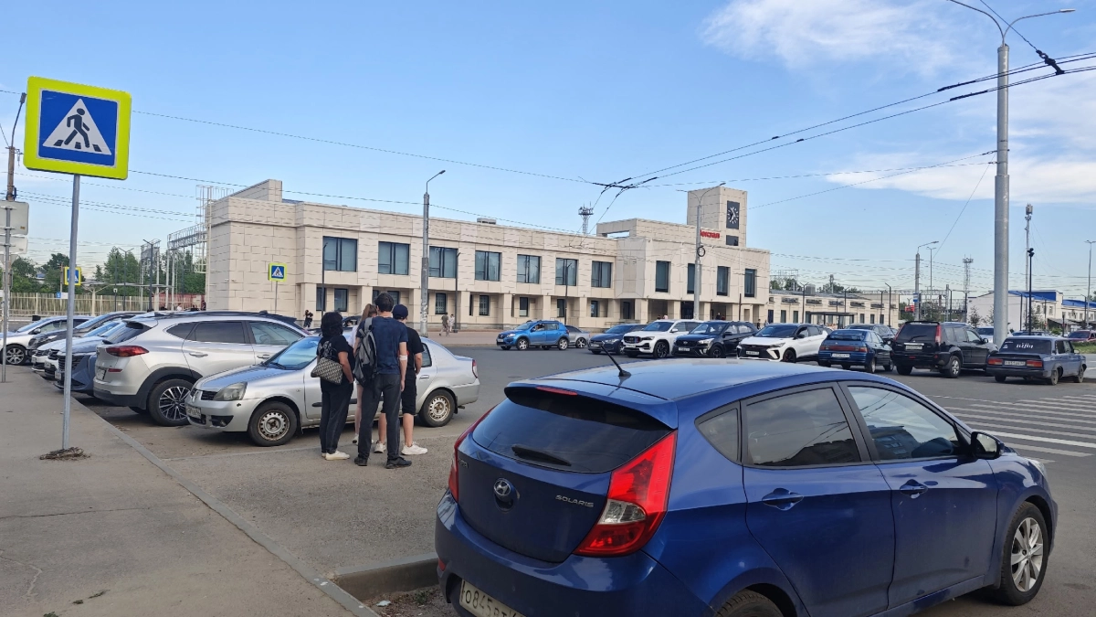 Железнодорожный вокзал Костромы окружили спецслужбы