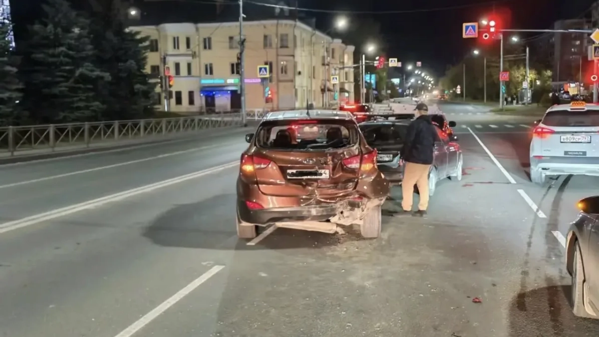 В массовом ДТП с такси в Костроме ранен ребенок