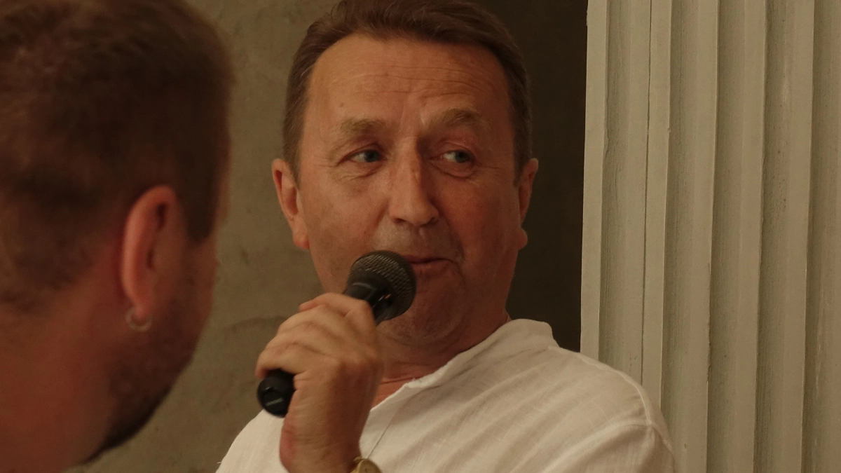 "Рядом с ним вырастали крылья": друзья о внезапной смерти шоумена Александра Данилова