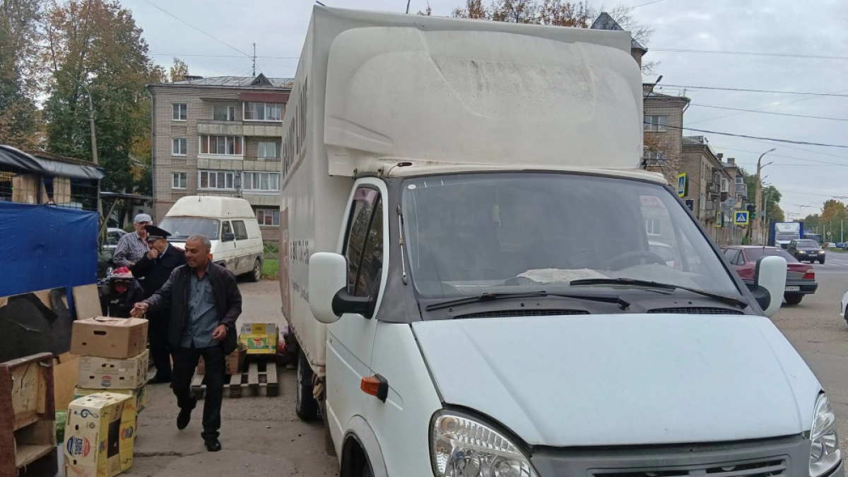 В Костроме разгоняют и штрафуют уличных продавцов