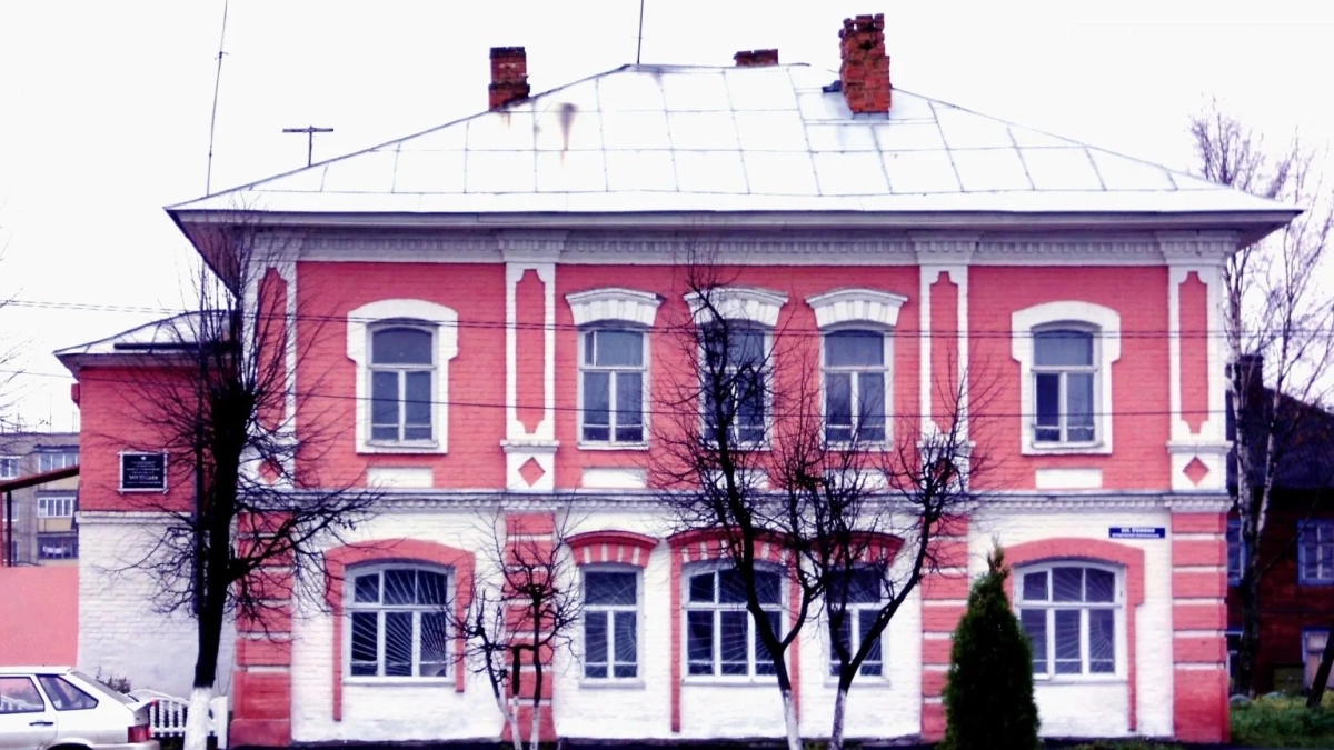 Под Костромой продают купеческий особняк 19 века по цене скромной однушки