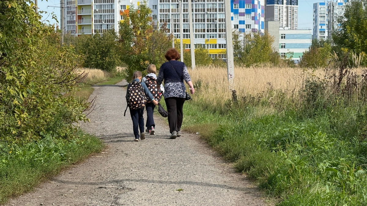  В Костроме родители восстали против охранника школы