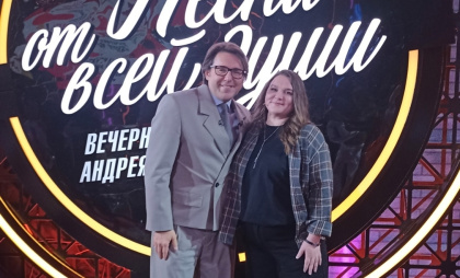 Жительница Костромы покорила Андрея Малахова песней и семейной реликвией