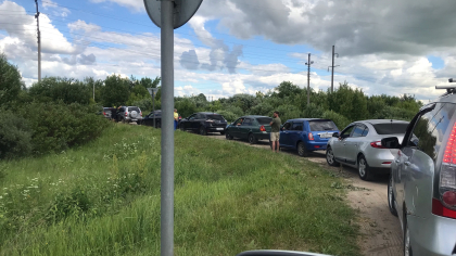 Жители Волгореченска простояли в очереди за бензином более двух часов
